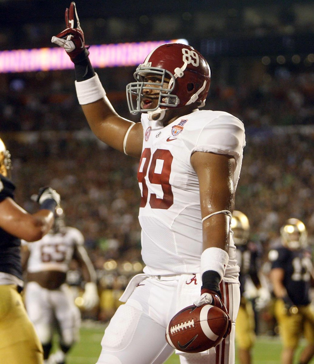 Happy Birthday to a Bama Legend and Great Michael Williams <a href="/Mike_Will89/">Michael Williams</a> . I hope you have a great day today. Everyone help me in wishing him a Very Happy Birthday 🎉🎉🎉🎉🎉 #RollTide 🐘 #RTR #RollTideRoll #Alabama #Alabamafootball #Bama #BuiltByBama #WhereLegendsAreMade