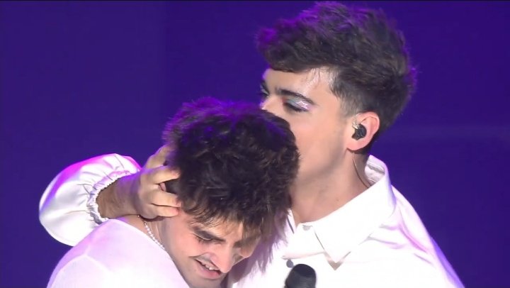 ay ay un año de esto &lt;3333