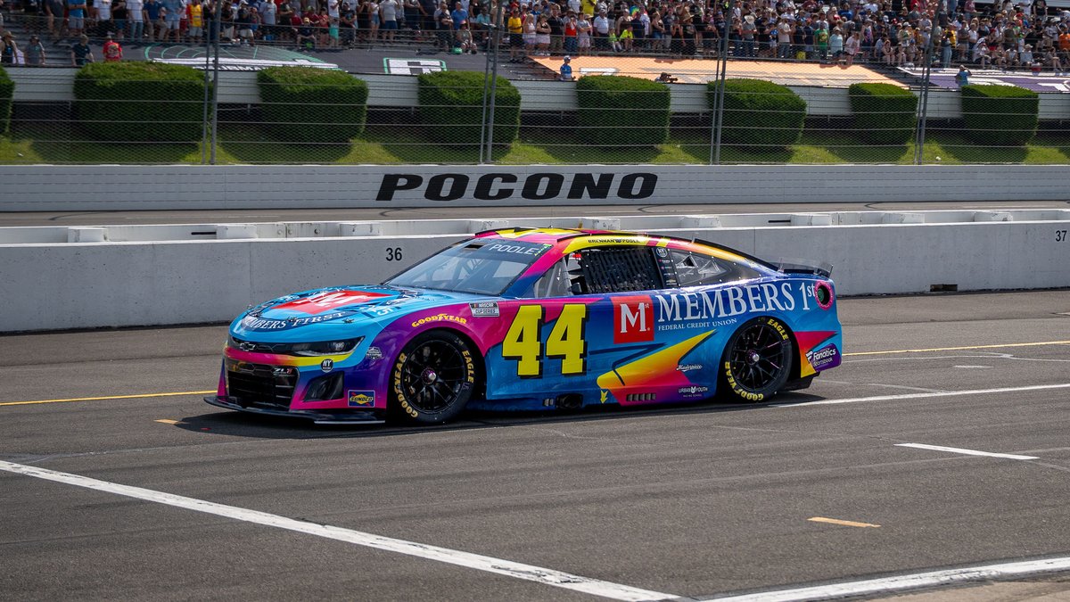 SuitingRex's tweet photo. @sheetz This sheetz freak and Nascar fan would love it 🫡

Also, if you ever need a photographer for your next sponsored race or event 👀 Im a local PA resident, college freshman in marketing, and a sports / events photographer that is knowledgeable in NASCAR. https://t.co/aI21K2bpj1