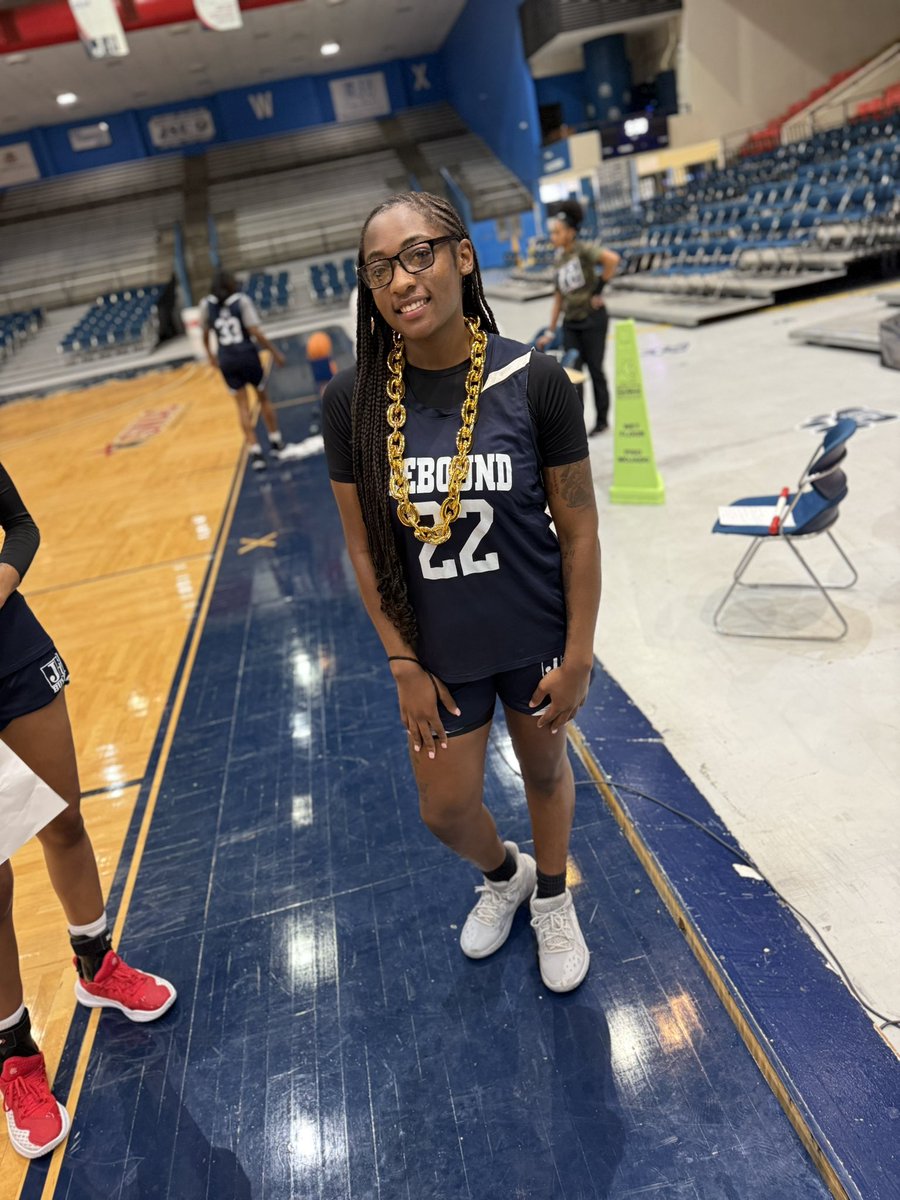 The 𝙏𝙧𝙞𝙥𝙡𝙚 𝙏 𝘾𝙝𝙖𝙞𝙣 🐅💪🏾

𝐓𝐨𝐮𝐠𝐡𝐞𝐬𝐭 𝐓𝐢𝐠𝐞𝐫 𝐓𝐨𝐝𝐚𝐲 is Leianya Massenat |  

#THEEiLove🐅 🏀 | #GoJSUTigersWBB 💙🤍