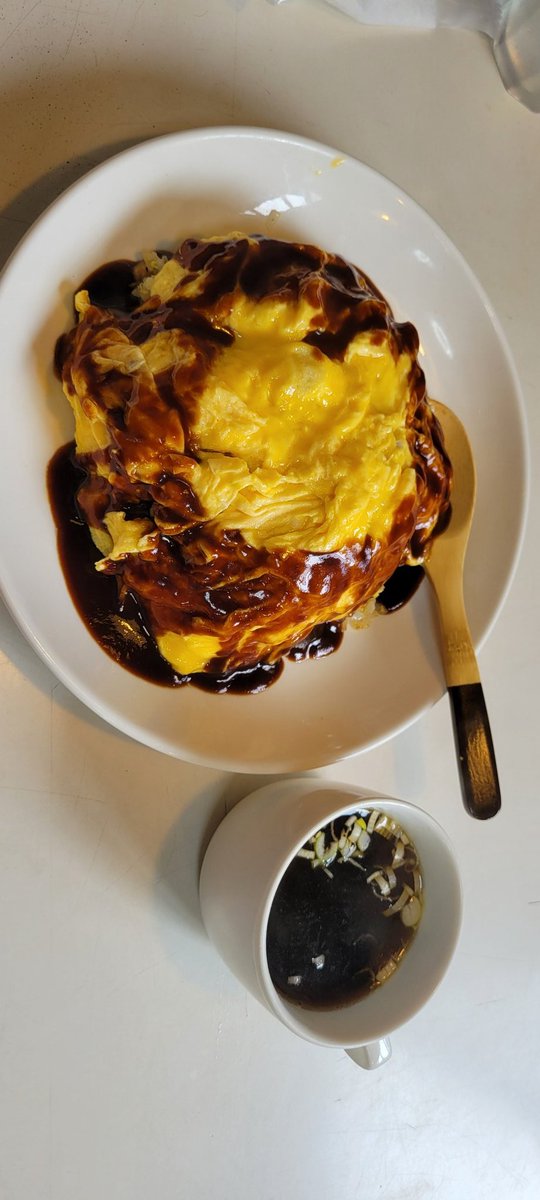 彼女普段炒飯なんて絶対食べないのに
昼に俺がオムチャーハンの美味しさを力説したら夜に頼んでてめっちゃ美味しいって食べててウケた(笑)
卵がふわふわで卵の甘味と酸味の効いたデミグラスと炒飯の塩味が最高のハーモニーなんよ
家の近くにあったら週3で食たべたいw
#歩夢蘭