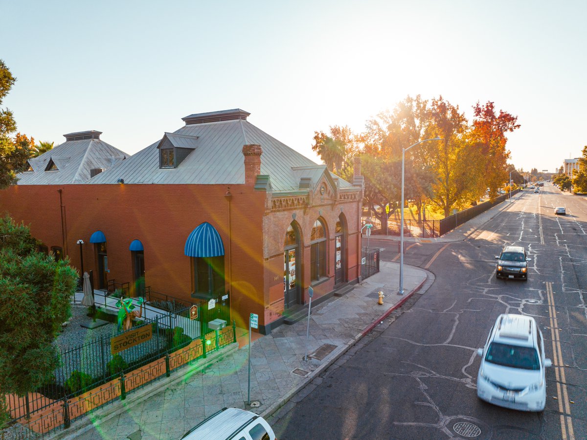 Stockton_CA's tweet image. Fun fact: Our office, the Sperry Building, is a designated historical landmark 📍The building was built in 1888 and served as the general business office for Sperry &amp;amp; Company.

How cool is that ✨ Stop by to check it out at 146 W Weber Ave, Stockton, CA 95202.

#visitstockton