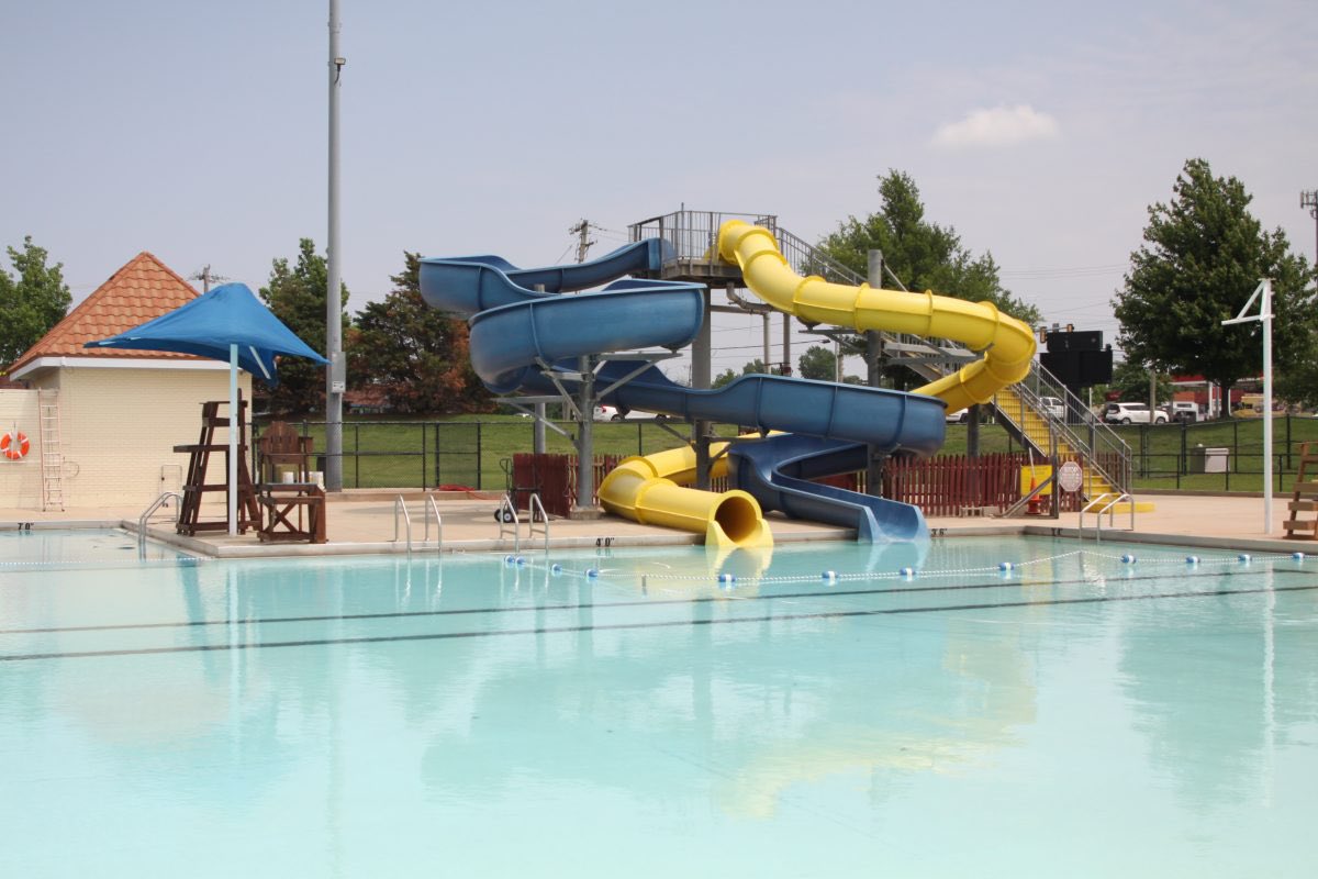 CAHS_SWIM's tweet image. Reno Swim and Slide will be the July summer home of Mid-Del Swim after their successful liner replacement! Thank you to The City of Midwest City, and Parks and Rec. Director Josh Ryan for the opportunity to swim locally! Also a huge shoutout to Carl Albert Athletics Director…