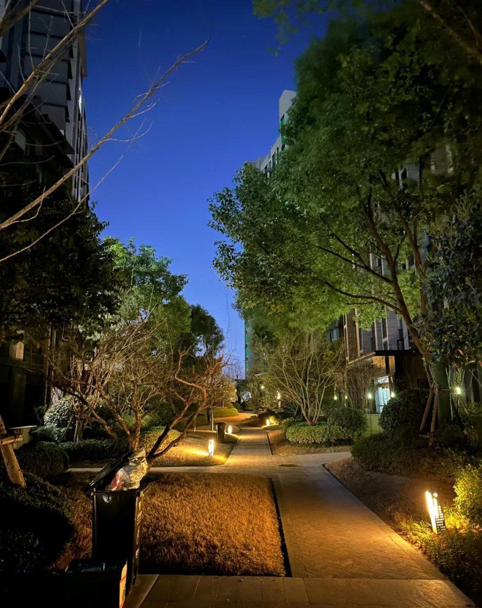 krithigakritana's tweet photo. Night view of the community, take photos while walking, feel the silence and beauty https://t.co/47PF29wjMO