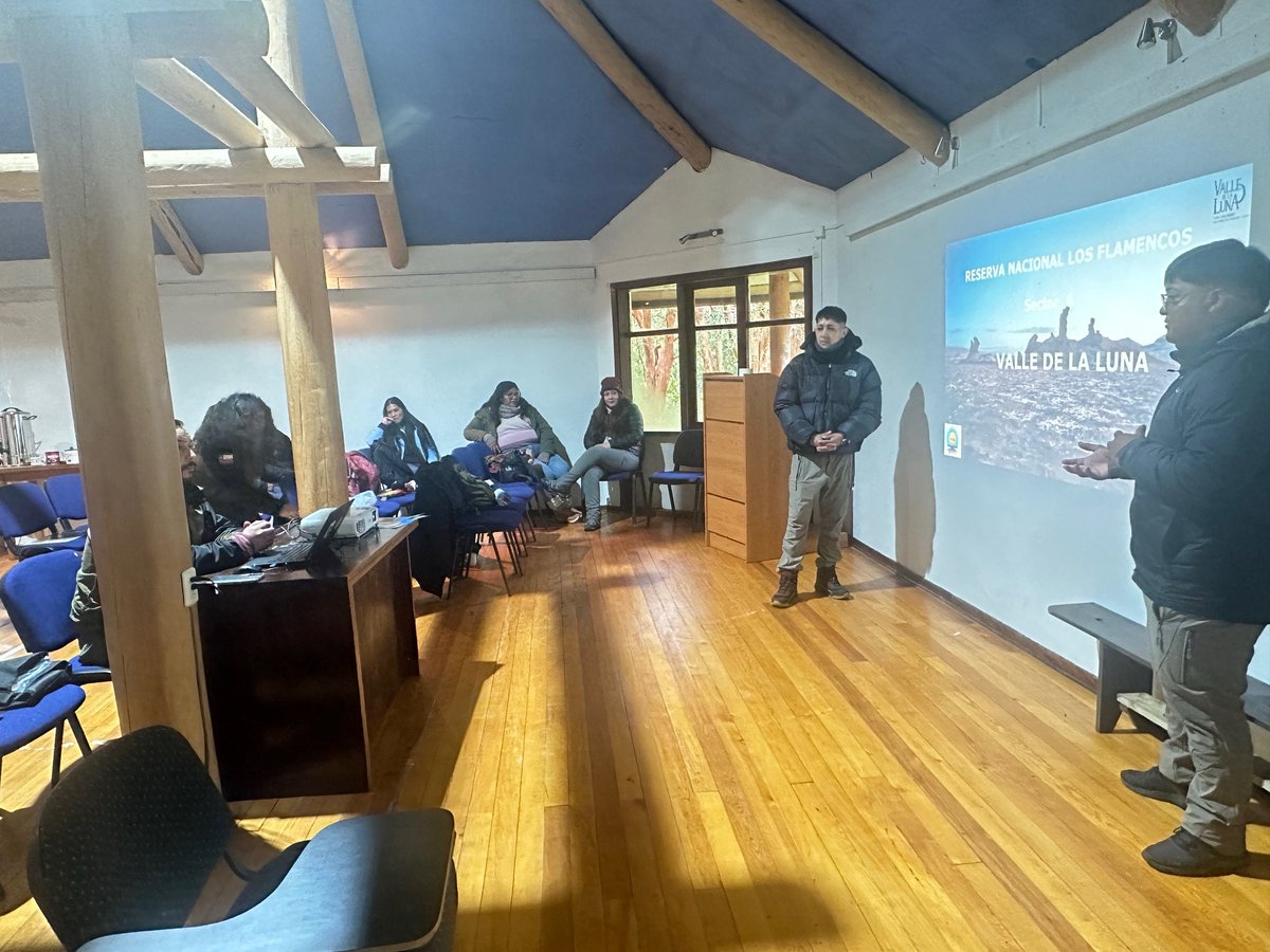 conaf_loslagos's tweet image. Pasantia de Jóvenes guias Guardaparques de las comunidades de Likanantay,Toconao y Coyo de San Pedro de Atacama visitaron el Pn Chiloé donde conocieron todo el trabajo de cuidado y conservación del Parque.Además disfrutaron de un Baño de Naturaleza @conaf_minagri