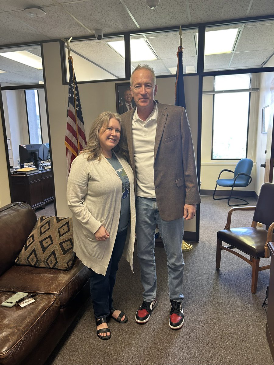 KansasACSCAN's tweet image. Today we met with staff from @RogerMarshallMD’s Topeka office and voiced our concerns with the #Medicaid cuts, which the U.S. Senate is expected to vote on this weekend. Join us in urging Congress to vote NO on these devastating cuts to Medicaid. act.fightcancer.org/a/now-is-the-t…