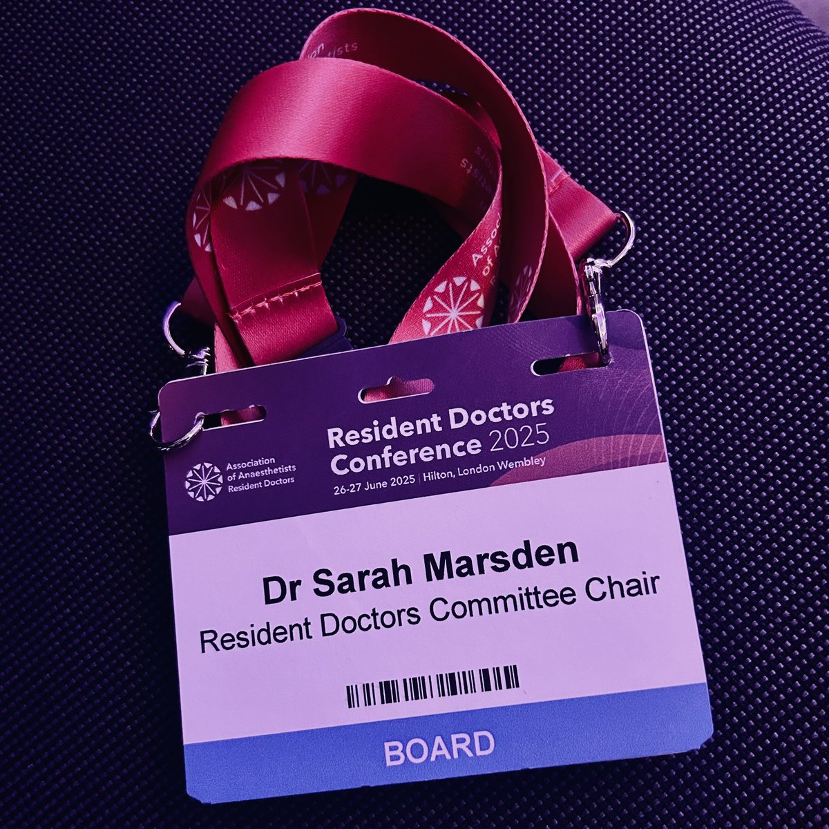 GaslingSarah's tweet image. And with that, after a spectacular @Anaes_Residents conference and year as Chair, it’s time to hand over the reins to @Jamesbrooks90. I am so proud of everything the committee have achieved and grateful for their support. Over and out from the chair who never planned to be! 🎤⬇️