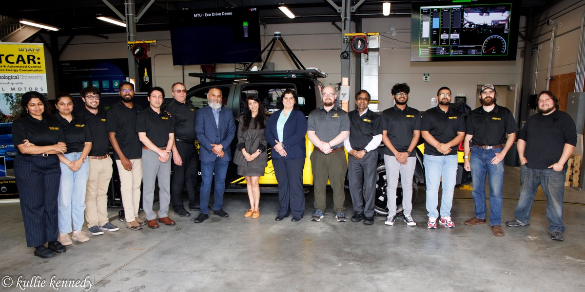 ARPAE's tweet image. The ARPA-E #NEXTCAR program team recently held a field day at @acmwillowrun, which supported the 4 #NEXTCAR project teams as each showcased energy savings improvements through connected & automated vehicle technologies. @OhioState @SwRI @UCBerkeley @NREL @LeidosInc @mturesearch
