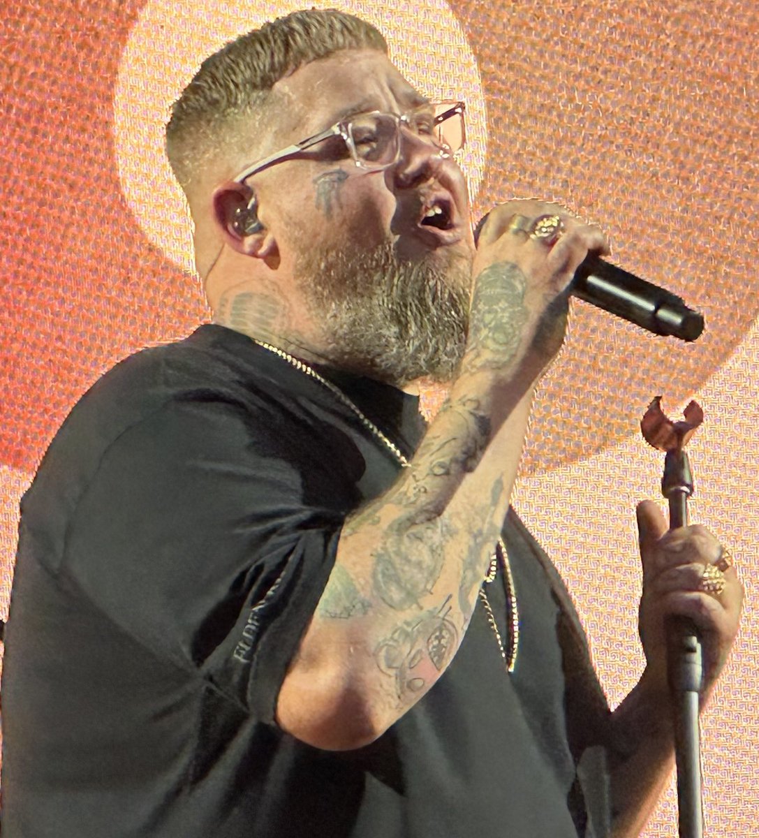 Incredible <a href="/ragnboneman/">Rags</a> at <a href="/hcpfestival/">HCP Festival</a>. A privilege to see him at such an intimate venue. Truly adorable man too