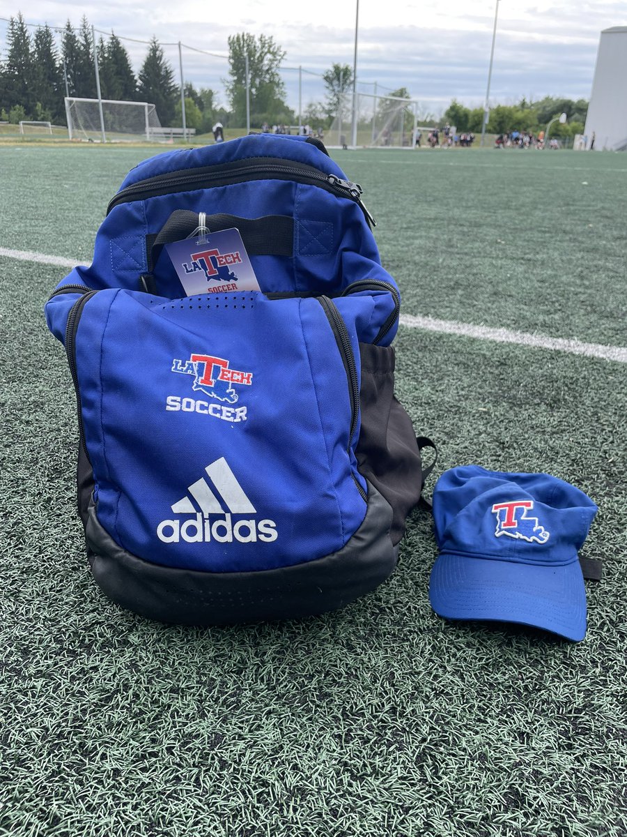 Happy #LoyalBlueFriday from the recruiting trail in Montreal 🇨🇦 Let’s go <a href="/LATechSOC/">LA Tech Soccer ⚽</a> 🔵⚽️🔴 #EarnTheRight #BarkLouder