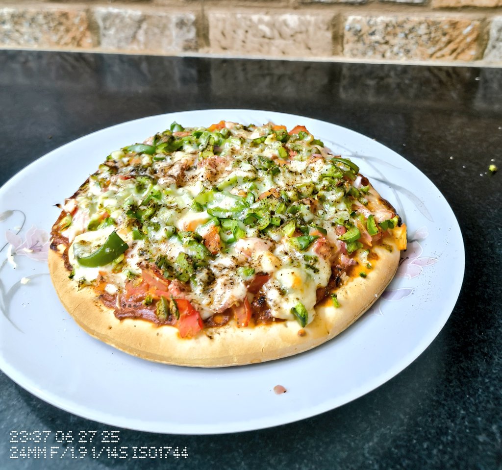 VinaayakAi05's tweet image. I had heard that men who cook &amp;gt;&amp;gt;&amp;gt;&amp;gt; everything 😉 
#mencooking #PizzaTime #homemade