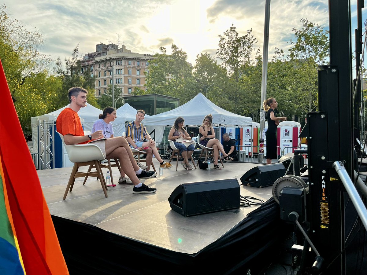 Crida LGBTI 🌊🏳️🌈🇵🇸 (@cridalgbti) on Twitter photo Ja hem començat els actes d’avui de la diada per l’alliberament sexual i de gènere! 🏳️🌈🏳️⚧️
L’acte polític amb la participació de <a href="/SindicatLloguer/">Sindicat de Llogateres i Llogaters</a>, <a href="/tombem_ac/">Tombem Aliança Catalana</a>, <a href="/StJordixLlengua/">Sant Jordi per la Llengua</a>, <a href="/zeroportbcn/">Zeroport</a> dona tret de sortida a dues jornades de reivindicació i celebració! Ja hem començat els actes d’avui de la diada per l’alliberament sexual i de gènere! 🏳️🌈🏳️⚧️
L’acte polític amb la participació de <a href="/SindicatLloguer/">Sindicat de Llogateres i Llogaters</a>, <a href="/tombem_ac/">Tombem Aliança Catalana</a>, <a href="/StJordixLlengua/">Sant Jordi per la Llengua</a>, <a href="/zeroportbcn/">Zeroport</a> dona tret de sortida a dues jornades de reivindicació i celebració!