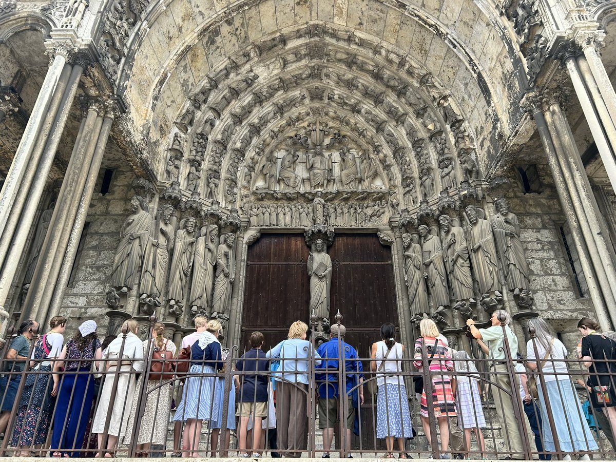 StJosephShrineD's tweet image. Update from our parish pilgrims on this glorious feast of the Most Sacred Heart of Jesus: Praying for all your intentions, dear friends, in Rouen where Joan of Arc received the crown of martyrdom. Visit to the stunning jewel of Chartres.