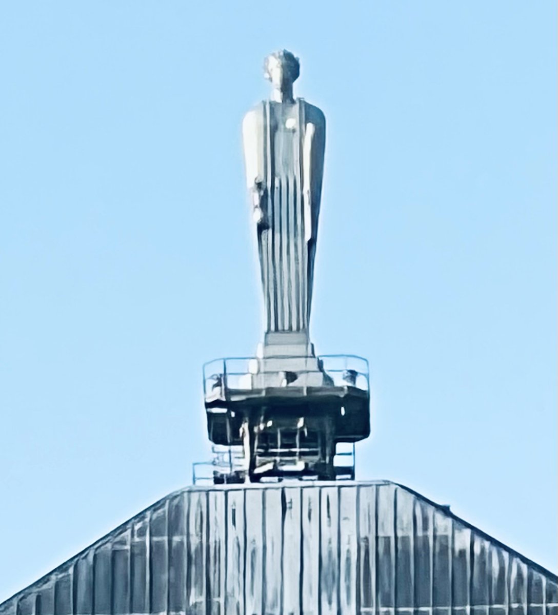 HTSCommodities's tweet image. If you know who this majestic woman is, live in Chicagoland, have an active agricultural brokerage book and are looking for a broker that gives IBs access to the latest in AI/machine learning price prediction techniques and real-time yield products then DM us. 

DM us if your…