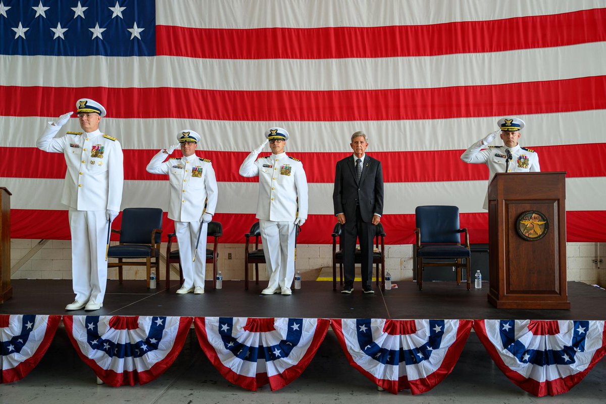USCGSoutheast's tweet photo. #NEWS Capt. Aaron Ortenzio took command of @USCG  Air Station Miami from Capt. Eric Smith at a change of command ceremony, Friday.

Check out the full press release📎: https://t.co/555Jz52edB https://t.co/eT98asz7ft