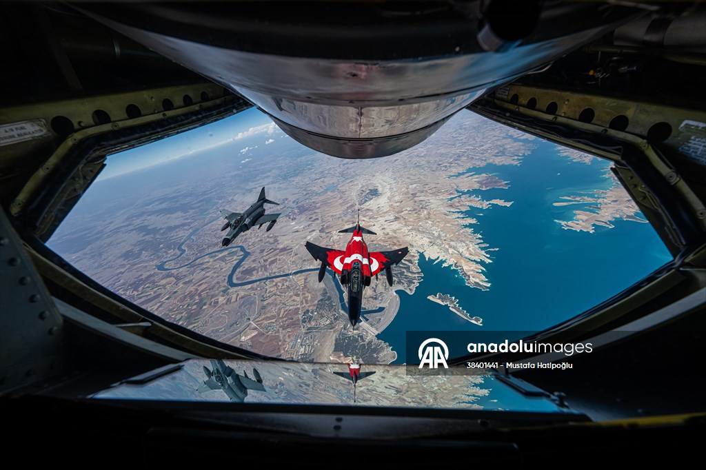 mustihatipoglu's tweet image. &apos;Asenalar Filo&apos;, Türk Hava Kuvvetlerinin Gök Vatan&apos;da kesintisiz uçuş yapmasını sağlıyor
Türk Hava Kuvvetleri bünyesinde yer alan Adana İncirlik&apos;teki 10. Ana Jet Üs Komutanlığı&apos;nda konuşlu 101&apos;inci Havada Yakıt İkmal Filo Komutanlığı envanterindeki tanker uçaklar.. #f16 #f4e