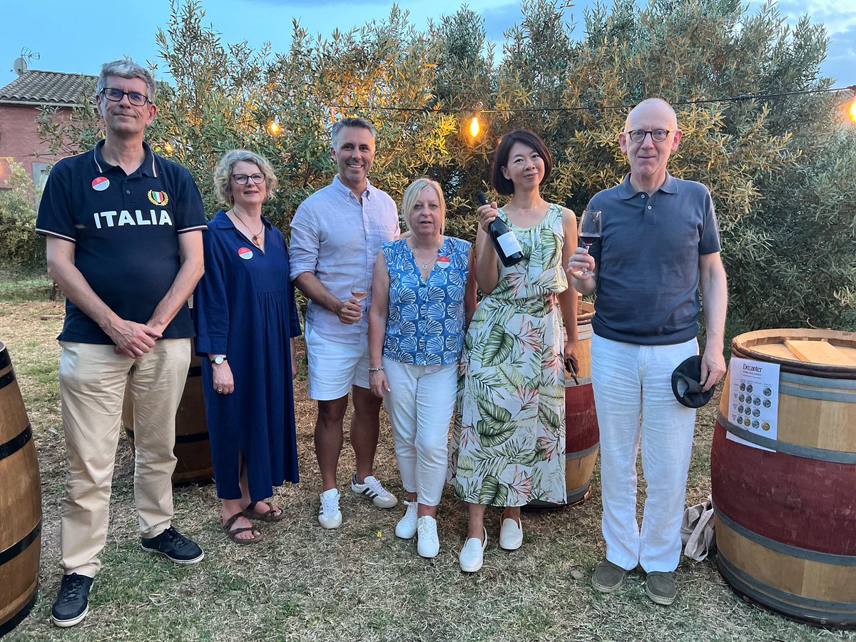 CircleofWineWriters (@circleofwine) on Twitter photo Pleasure to share this great photo of <a href="/CircleofWine/">CircleofWineWriters</a> members <a href="/LeonaDePasquale/">Leona De Pasquale DipWSET 🇹🇼🇬🇧🇮🇹</a> , Heather Dougherty, Carol Brown, Bart de Vries, Frank Morgan and Herve Lalau catching up on a press trip to the Languedoc. <a href="/VinsduLanguedoc/">Vins du Languedoc</a> Pleasure to share this great photo of <a href="/CircleofWine/">CircleofWineWriters</a> members <a href="/LeonaDePasquale/">Leona De Pasquale DipWSET 🇹🇼🇬🇧🇮🇹</a> , Heather Dougherty, Carol Brown, Bart de Vries, Frank Morgan and Herve Lalau catching up on a press trip to the Languedoc. <a href="/VinsduLanguedoc/">Vins du Languedoc</a>