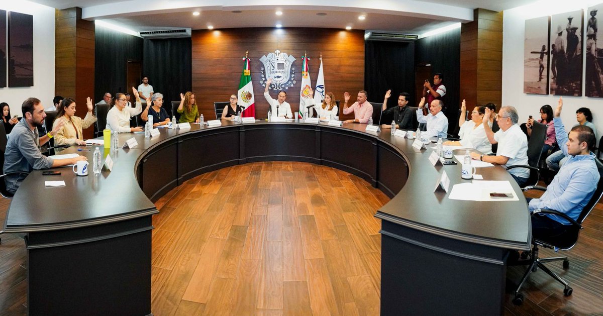JM_UNANUE's tweet photo. Desde el Cabildo de Boca del Río seguimos trabajando con responsabilidad y compromiso por el desarrollo de nuestra ciudad.

¡Buen fin de semana para todos! https://t.co/4ycNixziF3