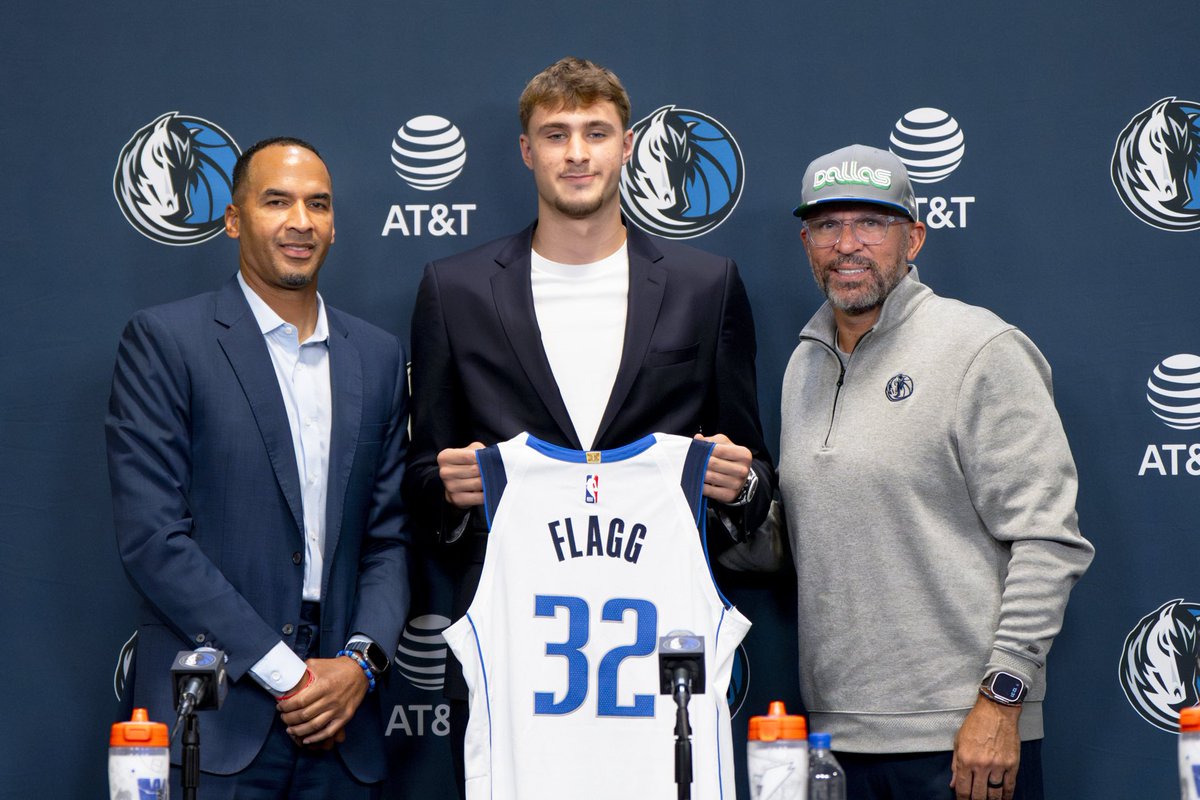 Cooper Flagg is officially a Mav! 

(photo credit: <a href="/ElijvhSmith/">Elijah</a>)