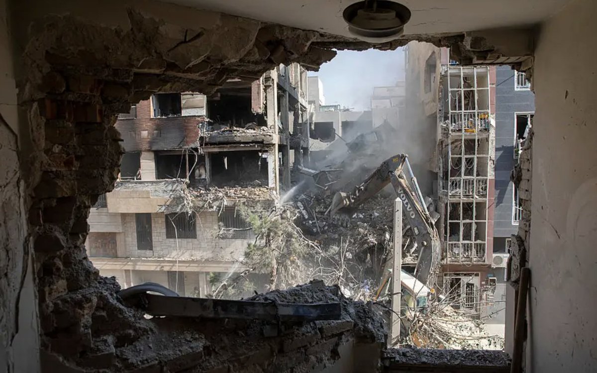 You can unleash a war, but you cannot guarantee where it will go. This week's news roundup... open.substack.com/pub/mindybelz/…