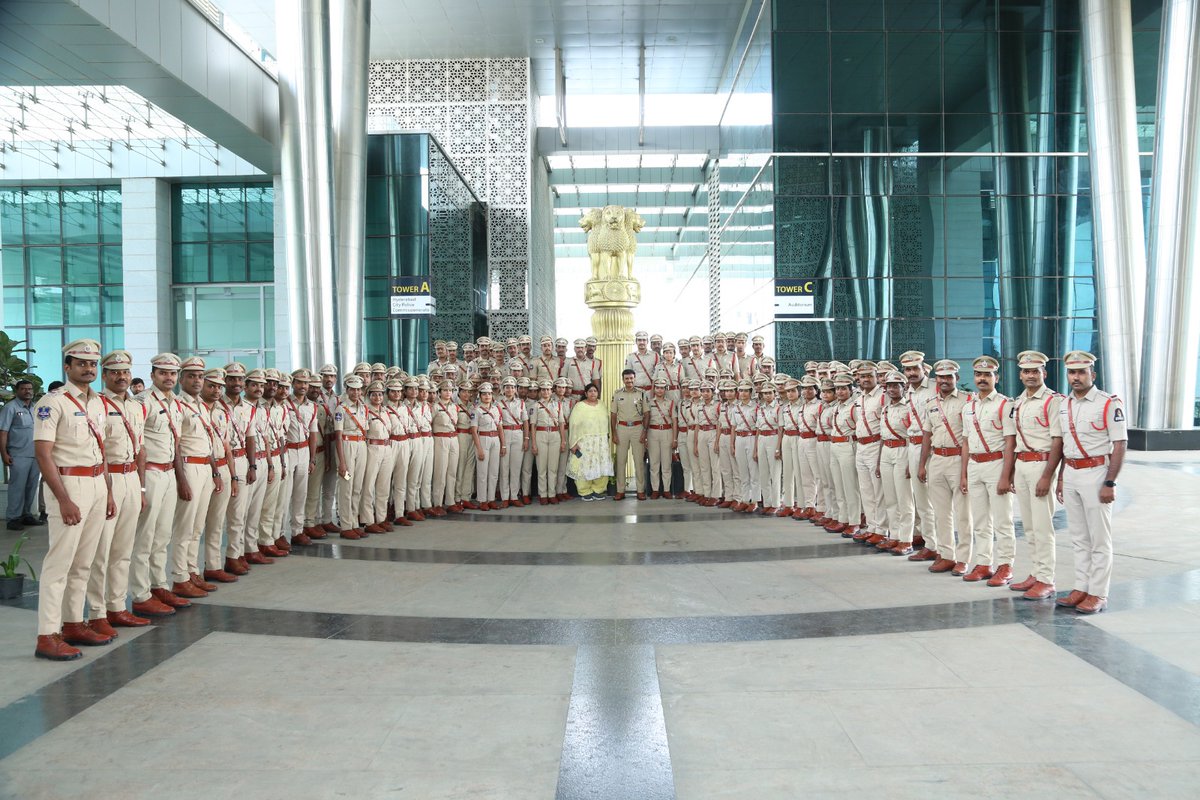 Today, City Police Commissioner Sri C.V. Anand, IPS, interacted with probationary SIs who will soon be joining Hyderabad City Police.With words rooted in experience and purpose,CP Anand  emphasised upon young officers to stay tech-savvy, passionate, and work in all wings of the