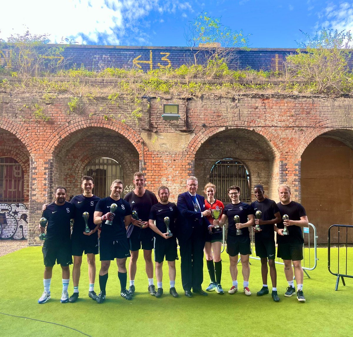LMAppeal's tweet image. Huge thanks to all the #LORDMAYORSCUP teams and congrats to the 3 top squads @PeelHunt @jpmorgan @SimmonsLLP 

And our sponsors @StanChart @DLA_Piper @guavapay @lathamwatkins @Nationwide @Pinsent_Masons @RevolutApp @RothschildCo @leathersellers @warburgpincus 

See you next year!