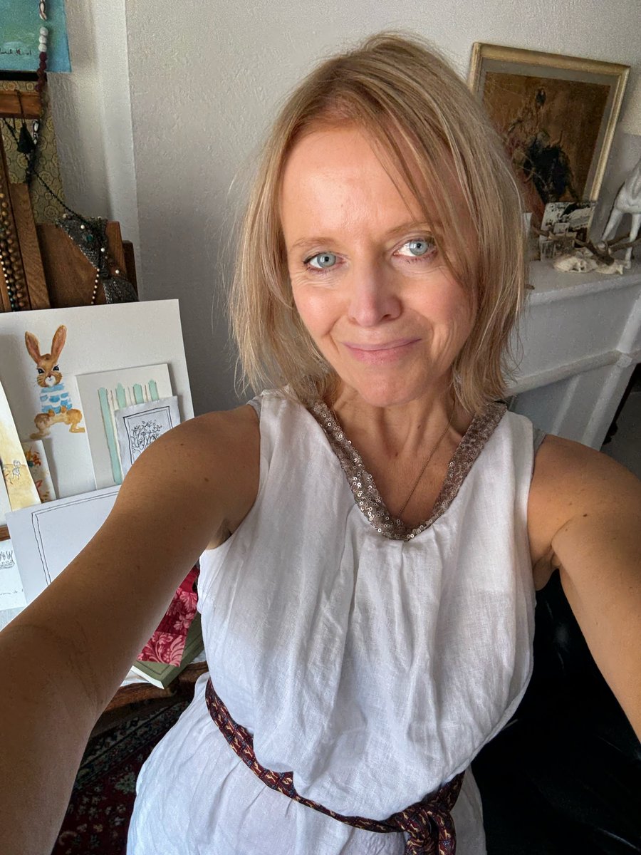 AmandaDaniel's tweet photo. 60 something - Intimate Verrissage – the Art of Being – Strawberries, by @AmandaDaniel https://t.co/bsKMqNMBaZ https://t.co/uPKson0lfM