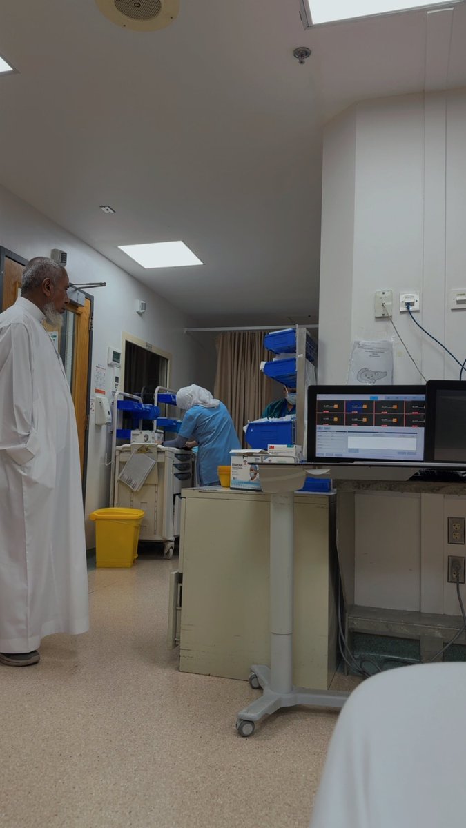 دي الفتره مريت بوعكه صحيه شديده لله الحمد عديتها … بابا مافارقني ولادقيقه رغم وضعه الصحي بابا هو فخر عمري وسندي في الدنيا.
في حضوره أرتاح، وفي صوته أمان، وفي دعواته بركة تمشي قدامي وين ما رحت.
بابا هو النعمة اللي ما أقدر أوفيها، هو الأمان اللي ما يتعوّض😢