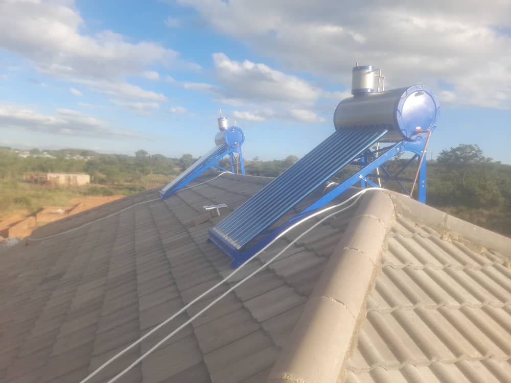officialdylon_'s tweet photo. Copper pipe work, solar geysers, Jojo tanks, outdoor sinks and water fountains installations
Contact us on:
+263 77 233 3102
+263 77 510 5670
+263 77 114 6938
+263 71 799 7672
Click the link below to join our WA channel:
https://t.co/fsnUs01Ufm
#FlowMasters #plumbingworks https://t.co/WMAZH6Qihh