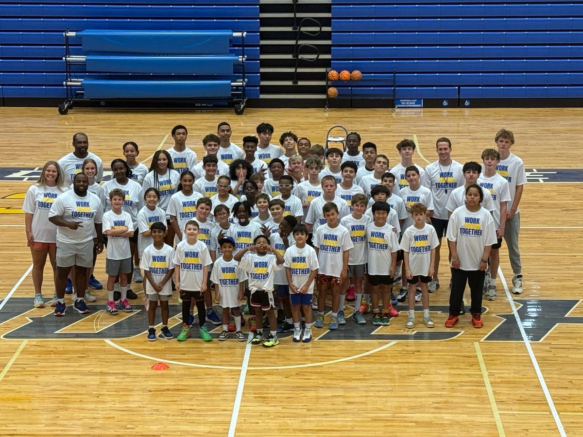 Couldn’t be prouder of this group at Jr. Cougar Basketball Camp. Every single camper brought energy, listened, learned, and competed. Our future is in good hands! 
#WorkToughTogether