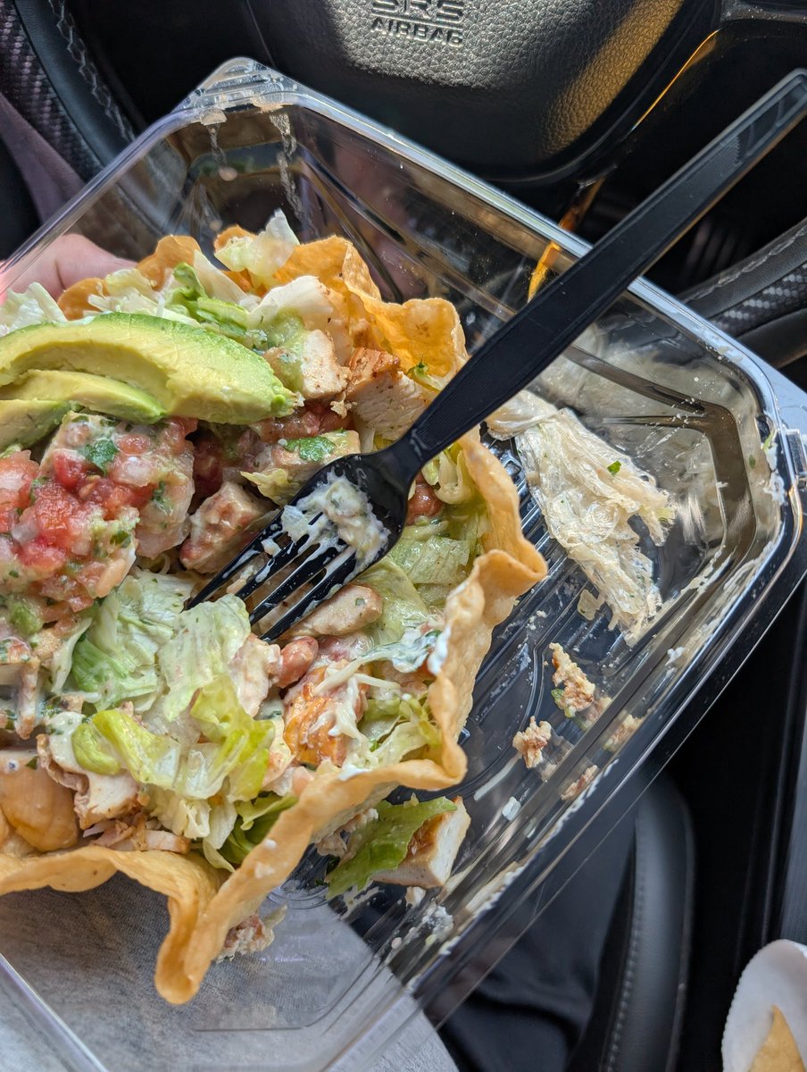 SimonianSteve's tweet photo. C'mon now @ElPolloLoco. I was chewing  then choked on basically what I thought was a fatty piece of chicken. Turns out it was a corner of a knotted plastic bag... Downey https://t.co/OjNpgMZCh2