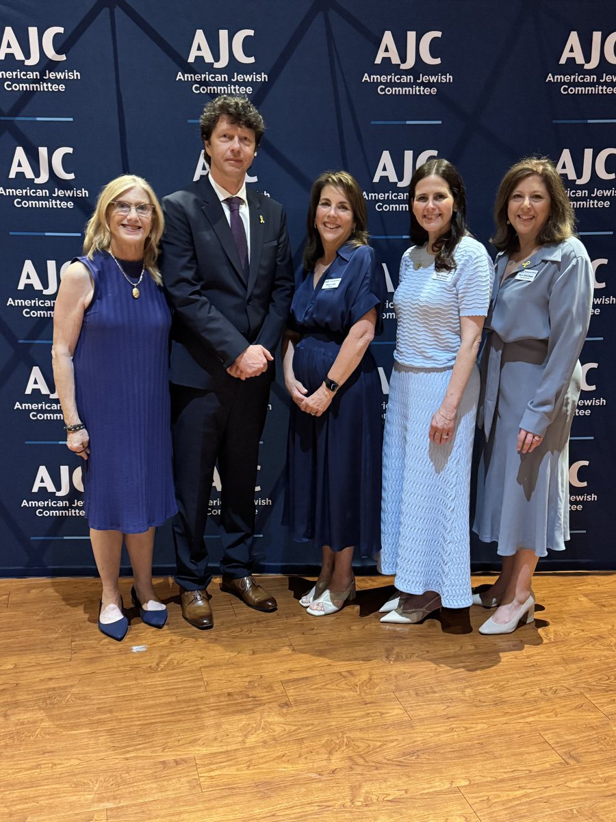 CZinNewYork's tweet image. 🇨🇿CG Kareš honored to receive the Steadfast Ally award at the 2025 AJC W/F Annual Meeting. Grateful for the valuable fireside chat of @JacobMagid,@TimesofIsrael on Middle East affairs. These 4 great years with @AJCGlobal partners reflect tireless work in combating antisemitism.
