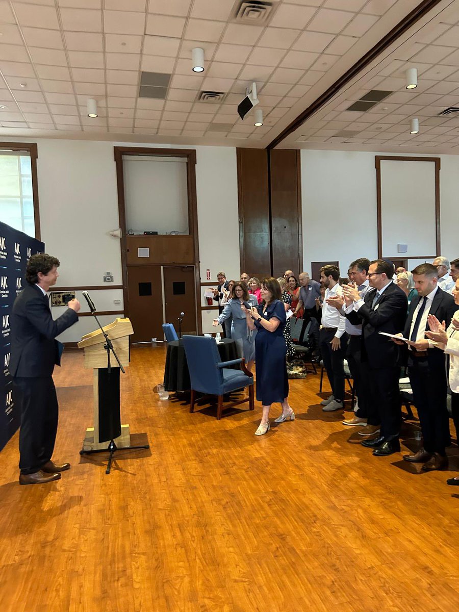 CZinNewYork's tweet image. 🇨🇿CG Kareš honored to receive the Steadfast Ally award at the 2025 AJC W/F Annual Meeting. Grateful for the valuable fireside chat of @JacobMagid,@TimesofIsrael on Middle East affairs. These 4 great years with @AJCGlobal partners reflect tireless work in combating antisemitism.