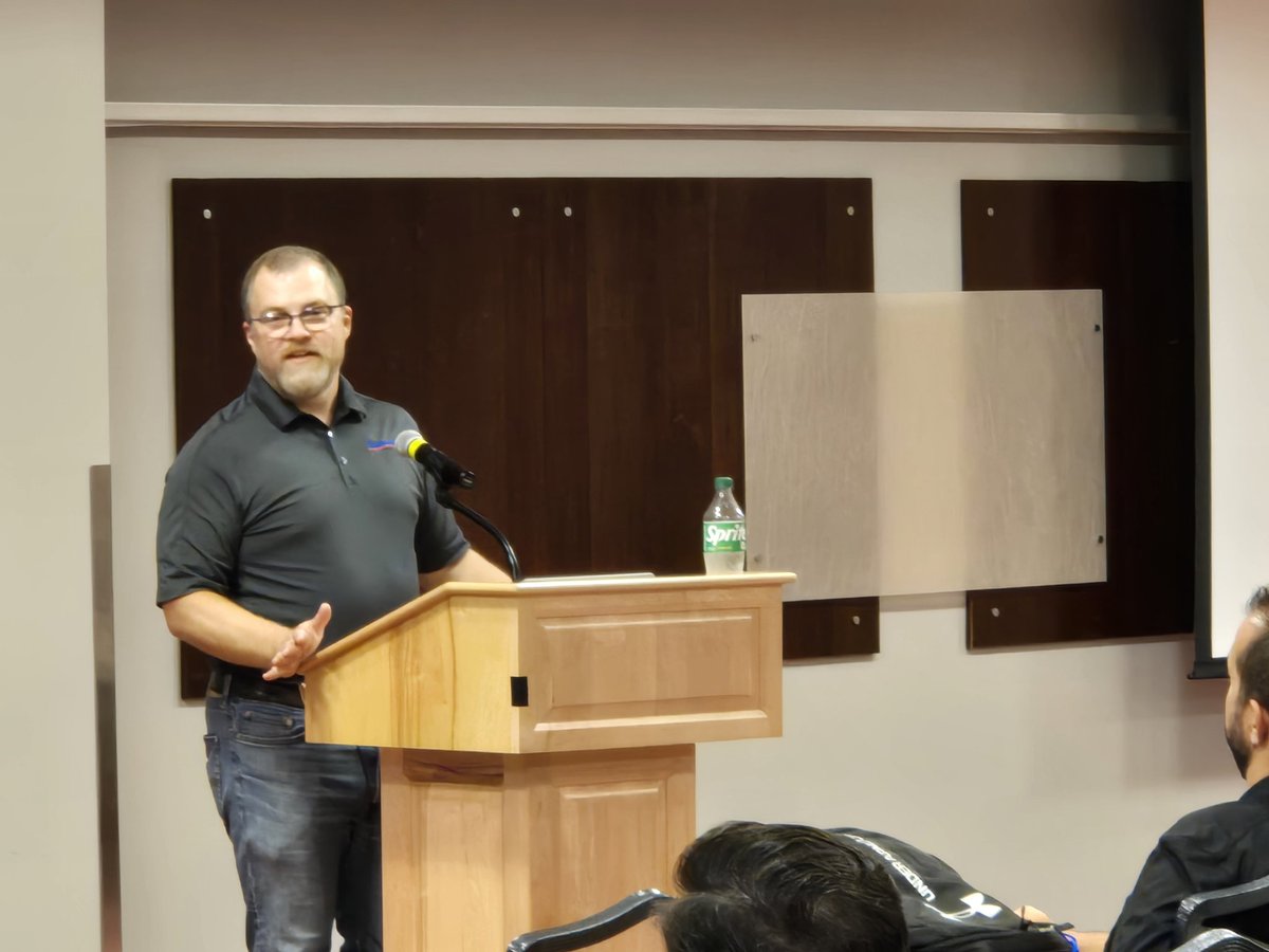 QAortheHighway's tweet image. Eric Potter speaking on Climbing the Unclimbed Mountain: Estimation for Software Projects
#QA #Estimation