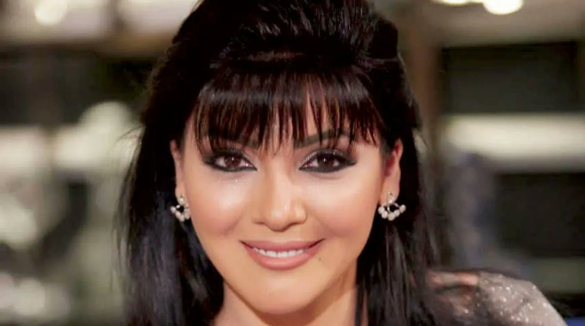 بدنا نضل نحكي بالسياسة ونسب عالاردن وعلى وصفي بقبره ؟؟ خلونا نحكي بالفن ...

مين فنانتكم المفضلة ؟؟ انا عن نفسي أكيد نادين سلامة