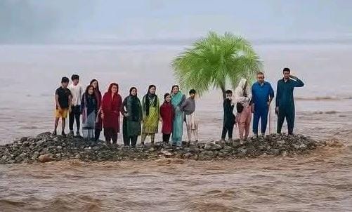 urdulines_net's tweet photo. انا للہ وانا الیہ راجعون 
(سانحہ سوات خیبرپختونخوا) 😢 https://t.co/dlvh4WjHnV