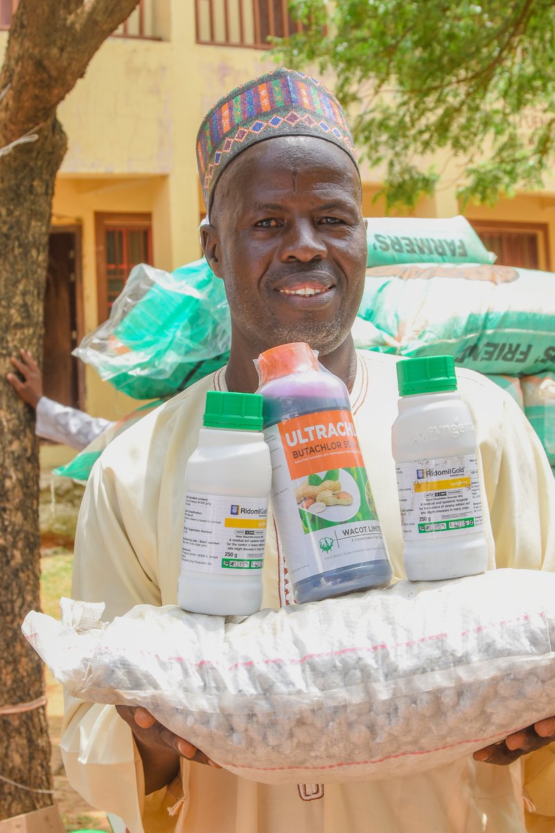 KanoPastoral's tweet image. Farmers in Kano express gratitude to KSADP, funded by #IsDB & #LLF for training them on better crop management practices and supporting them with inputs aimed at enhancing agricultural productivity and improving their livelihoods.
