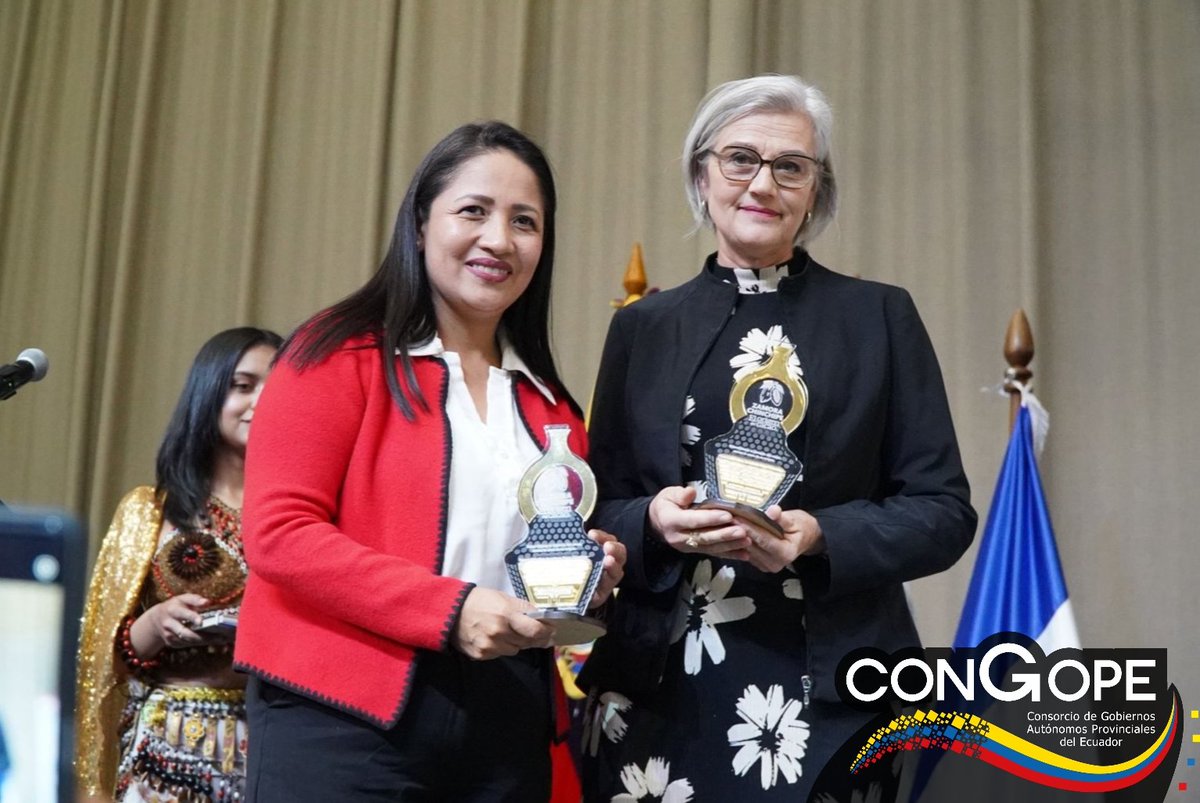 CONGOPE (@congopeecuador) on Twitter photo En la inauguración de la 15.ª edición del <a href="/salonchocolateq/">El Salón del Chocolate</a>, la prefecta de Zamora Chinchipe, <a href="/K_Reategui/">Karla Reátegui</a>, destacó el valor estratégico de la cadena productiva del cacao y el chocolate.
Felicitó al CONGOPE por su respaldo a los productores locales y resaltó que Zamora Chinchipe En la inauguración de la 15.ª edición del <a href="/salonchocolateq/">El Salón del Chocolate</a>, la prefecta de Zamora Chinchipe, <a href="/K_Reategui/">Karla Reátegui</a>, destacó el valor estratégico de la cadena productiva del cacao y el chocolate.
Felicitó al CONGOPE por su respaldo a los productores locales y resaltó que Zamora Chinchipe