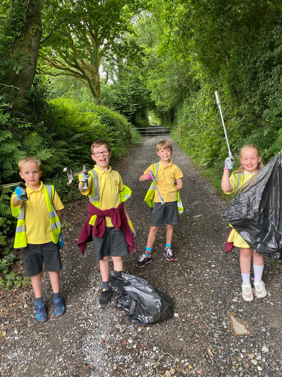 Clwb Eco- casglu sbwriel wythnos yma- jobyn da gan bawb!👏🏻♻️👏🏻<a href="/KeepWalesTidy/">Keep Tidy</a>
Eco club-  collecting rubbish this week-  a good job by all!👏🏻♻️👏🏻