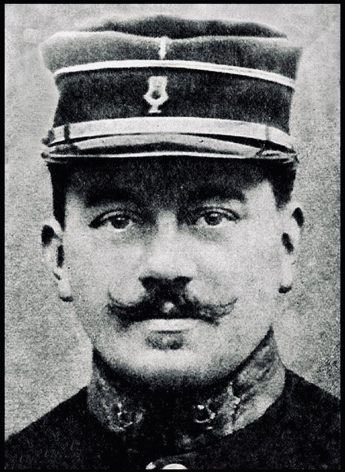 Sacrifices d’innocents par Joffre et l’état-major maçonnique. « Ma bien chère Lucie,
Quand cette lettre te parviendra, je serai mort fusillé.
Voici pourquoi :
Le 27 novembre, vers 5 heures du soir, après un bombardement de 2 heures, dans une tranchée de première ligne, et alors