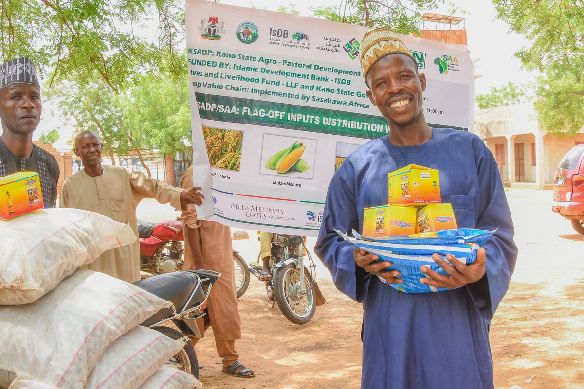 KanoPastoral's tweet image. Farmers in Kano express gratitude to KSADP, funded by #IsDB & #LLF for training them on better crop management practices and supporting them with inputs aimed at enhancing agricultural productivity and improving their livelihoods.