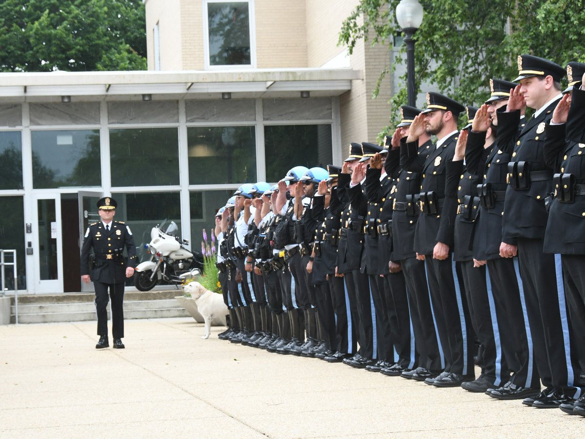 usparkpolicepio's tweet image. #Congratulations to Assistant Chief Cunningham as the USPP family celebrates his retirement! His career exemplified our values of honor, integrity, and service, making a lasting impact on our community and the department. Thank you for your years of commitment and leadership!