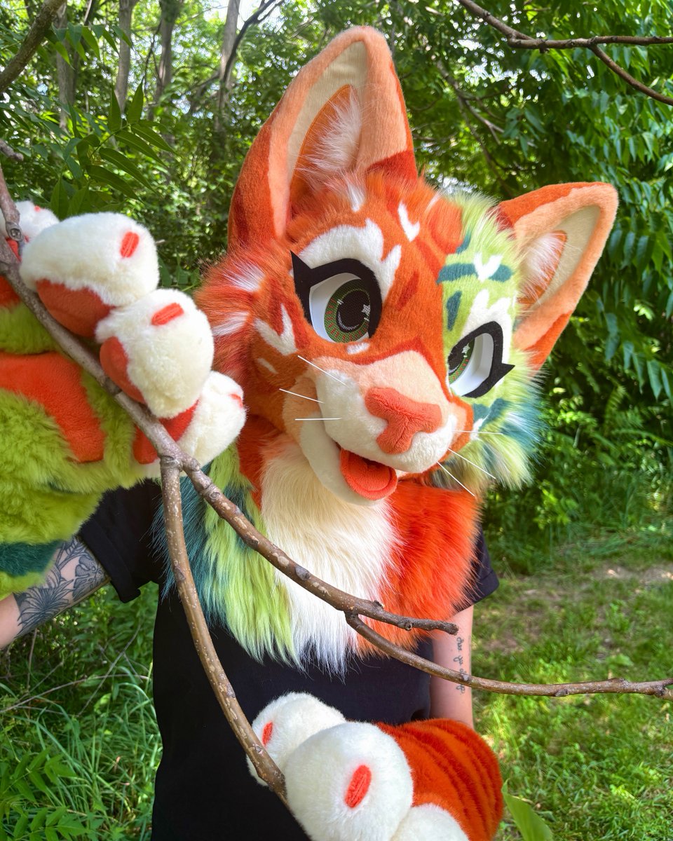 Happy #FursuitFriday from this kitty!🐈 
-
The Mossy Tabby partial will be up for sale at Anthrocon, however we are also open for pre claim offers via email!