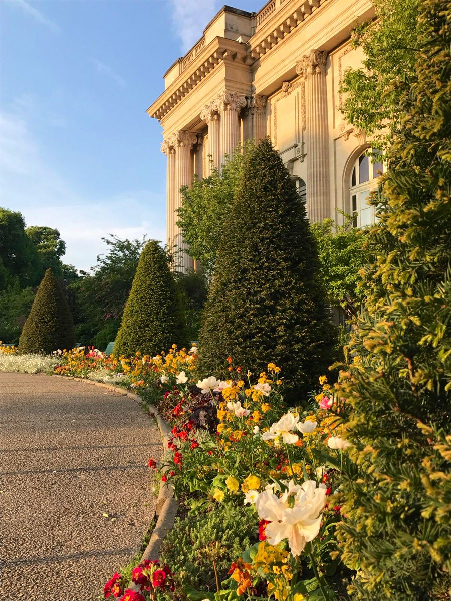 DeparisJulien's tweet image. Grand Palais 2018 / Grand Palais 2025. 
500 millions d’euros de rénovation sont passés par là. 

Le résultat est là. Bravo @GrandPalaisRmn de participer si bien à l’adaptation au réchauffement climatique. #saccageparis vous doit beaucoup.