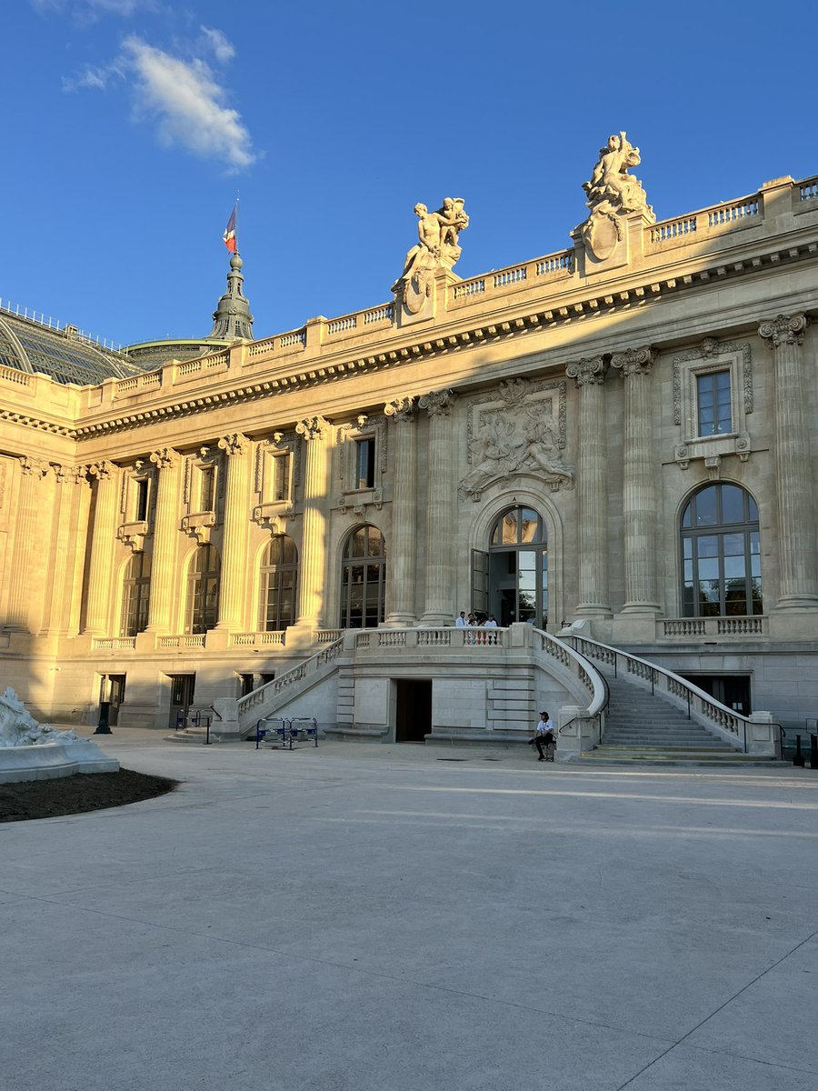 DeparisJulien's tweet image. Grand Palais 2018 / Grand Palais 2025. 
500 millions d’euros de rénovation sont passés par là. 

Le résultat est là. Bravo @GrandPalaisRmn de participer si bien à l’adaptation au réchauffement climatique. #saccageparis vous doit beaucoup.