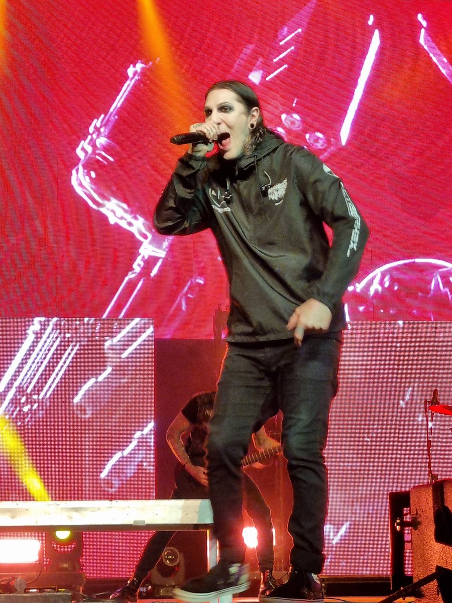 AlayaLady's tweet photo. Some pics of Chris Motionless from yesterday's show at jera on air

#motionlessinwhite
#chrismotionless
#jeraonair https://t.co/vXz79OlVRM