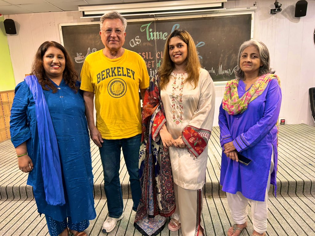 fazeelah8's tweet image. Grateful for the opportunity to plant the seed of paleoproteomics in Pakistan 🇵🇰 by presenting on one of the most accessible public platforms with broad outreach. Excited to see the curiosity it’s sparking! 🧬🦴
youtube.com/live/5QdN-zy_1…
@PUSHH_ETN #Pakistan @paastacommunity