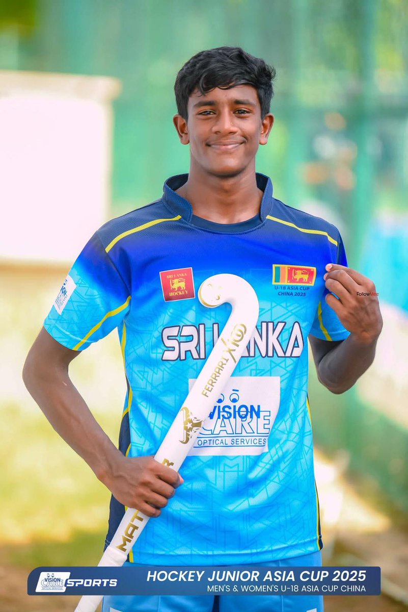 koddadi's tweet photo. First time someone from Jaffna representing Hockey for Sri Lanka. St John's college Jaffna student playing in the U18 Asia Cup.
#willgetthere
#oneday
#hockey https://t.co/y0thsdnUn4