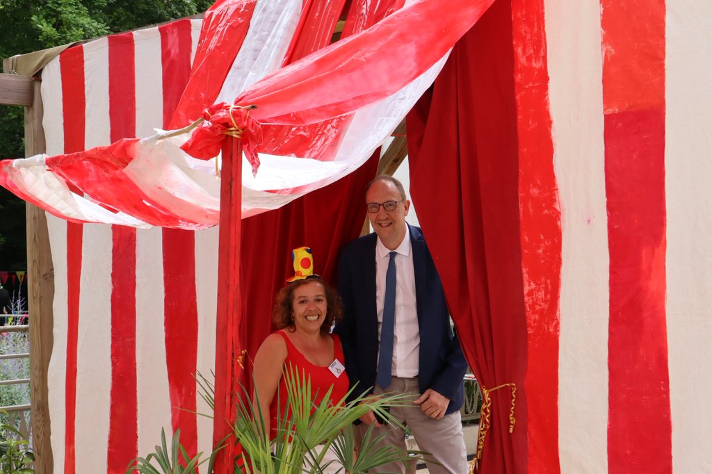 oclodong's tweet image. Un très beau moment de partage et de convivialité cet après-midi avec la fête des résidents d’Asphodia, avec, pour l’occasion, la visite des élèves de CM2 de l’école Mare armée. De la joie et des sourires dans tous les regards ! #Yerres #intergénération #convivialité #partage