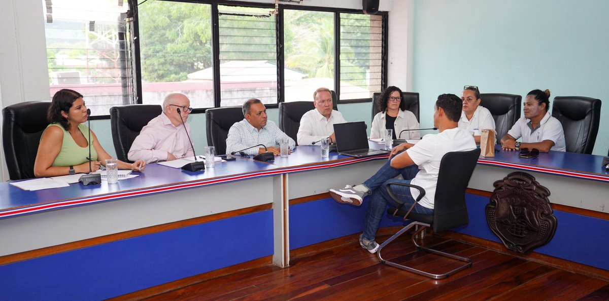 Conversamos con representantes de la Cámara de Turismo y Comercio de Jacó y de la Municipalidad de Garabito sobre la importancia de la seguridad y las oportunidades para mejorar la calidad de vida de nuestros ciudadanos en la región.